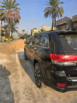 جیپ گراند شیرۆکی